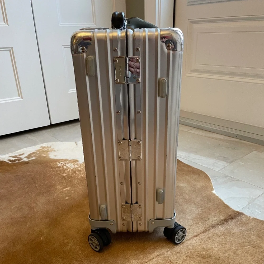 Rimowa "Classic" Aluminium Carry On - Picture 4 of 8